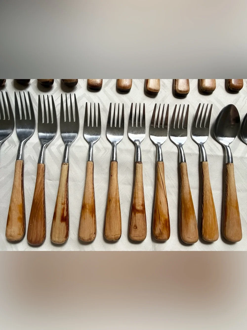 41 VTG Aspen Trend Pacific Japan Wood-Handle Flatware Set Stainless Steel Wooden